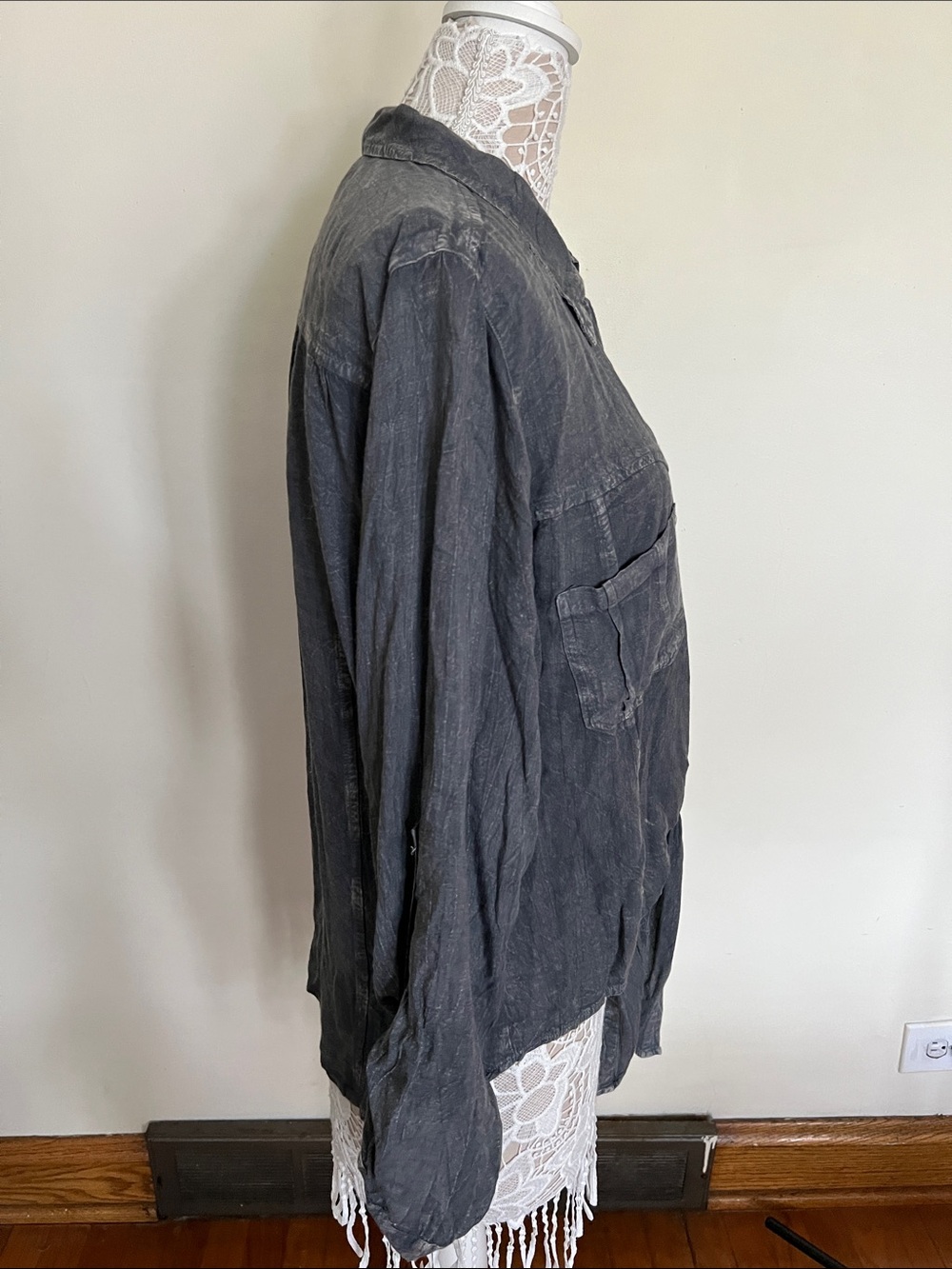 raya sun Gray Linen-Cotton Top with Crochet Detail - Picture 8 of 10
